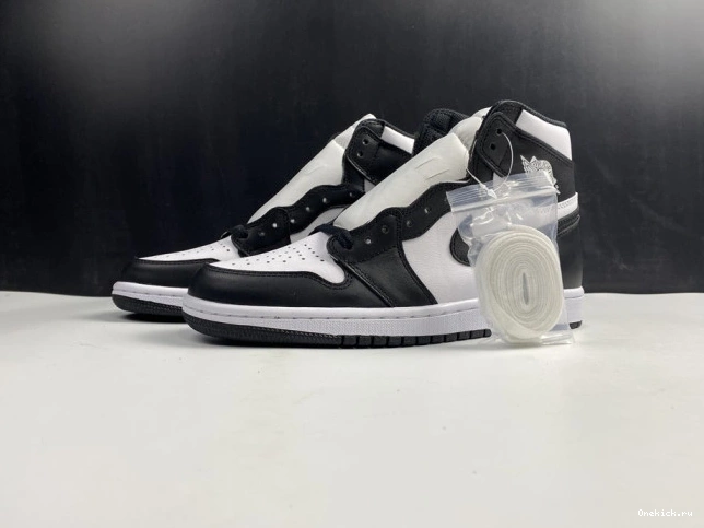 One Kick Jordan 1 Retro (2014) Air Black 555088-010 White 0810